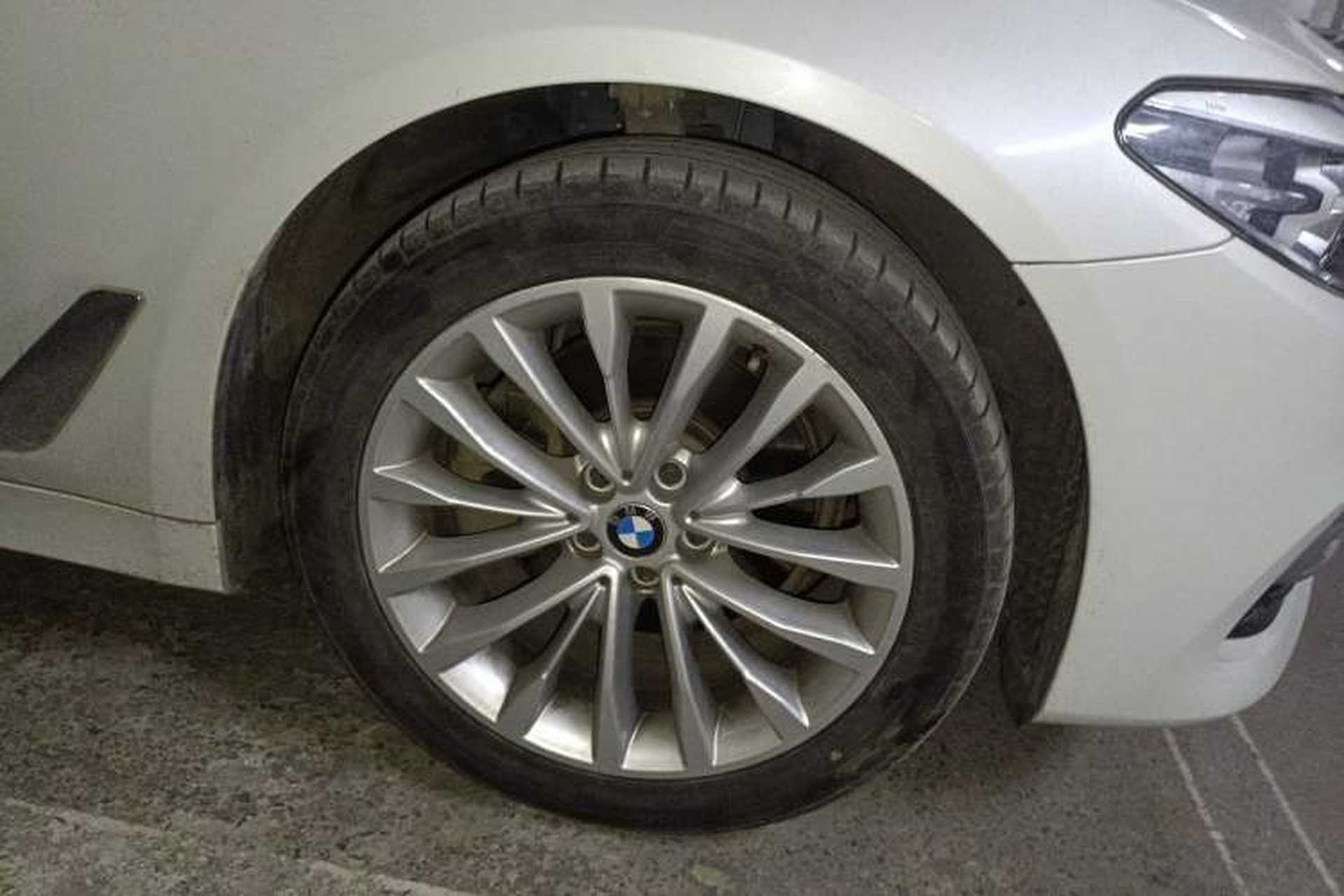 Used BMW 5 Series 2019 525Li Luxury Package Right Front Wheel Hub