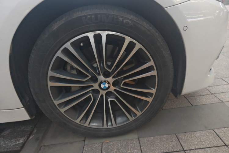 Used BMW 5 Series 2019 530Li Luxury Edition Premium Package Right Front Wheel Hub