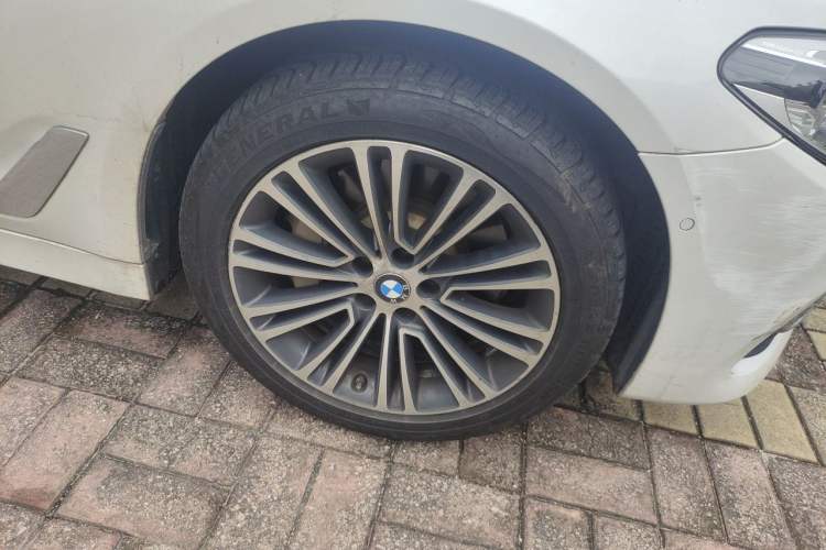 Used BMW 5 Series 2019 530Li Luxury Edition Premium Package Right Front Wheel Hub