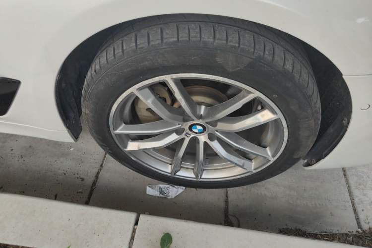 Used BMW 5 Series 2019 525Li M Sport Package Right Front Wheel Hub
