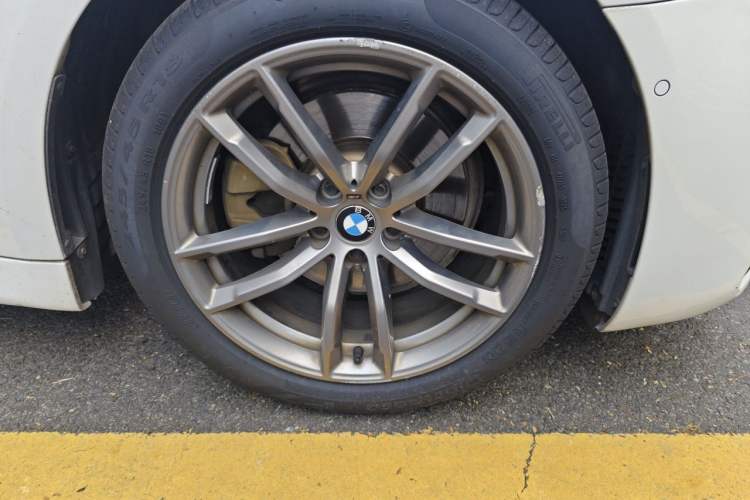 Used BMW 5 Series 2019 525i M Sport Package Right Front Wheel Hub