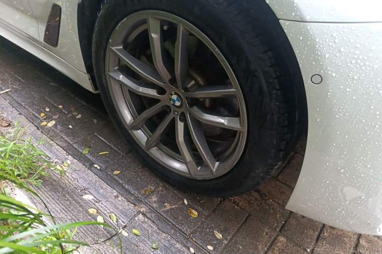 Used BMW 5 Series 2019 525i M Sport Package Right Front Wheel Hub