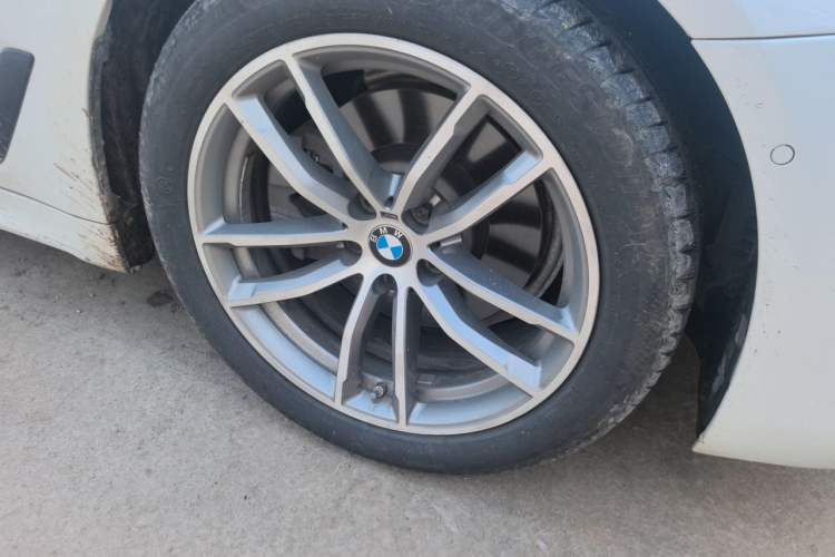 Used BMW 5 Series 2019 Restyled 525Li M Sport Package Right Front Wheel Hub