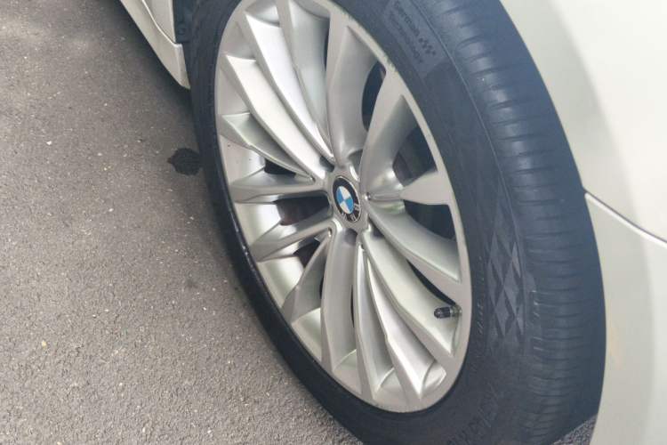 Used BMW 5 Series 2019 Facelifted 525Li Luxury Package Right Front Wheel Hub
