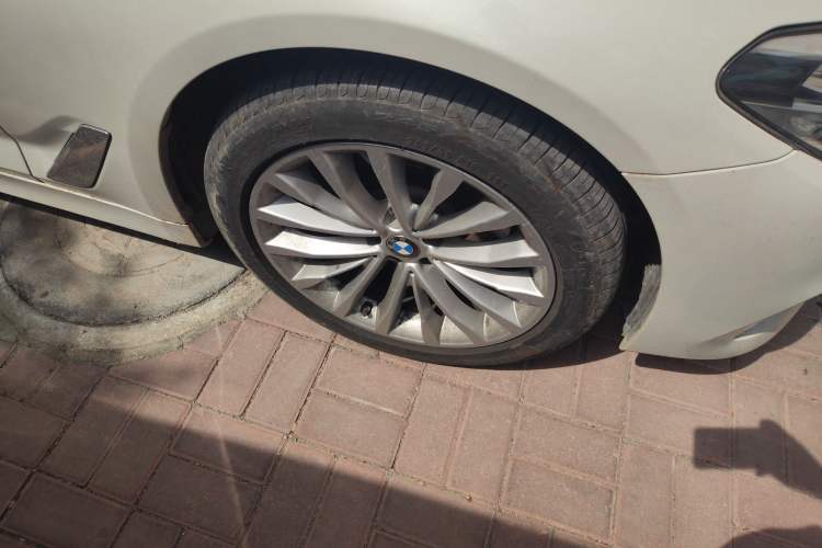 Used BMW 5 Series 2019 Facelifted 525Li Luxury Package Right Front Wheel Hub