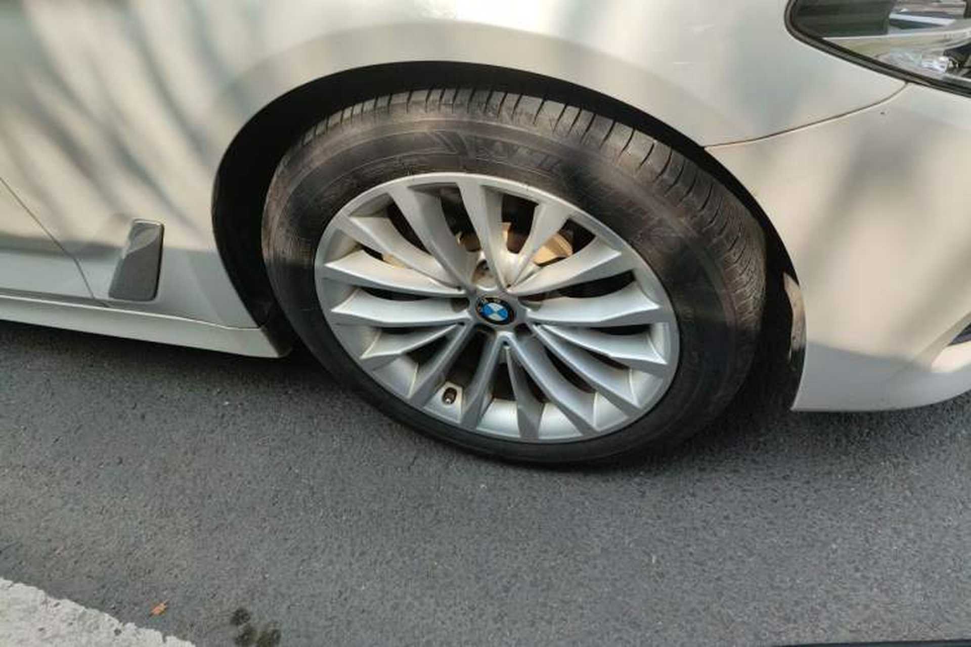 Used BMW 5 Series 2019 Facelifted 530Li Leading Edition Luxury Package Right Front Wheel Hub
