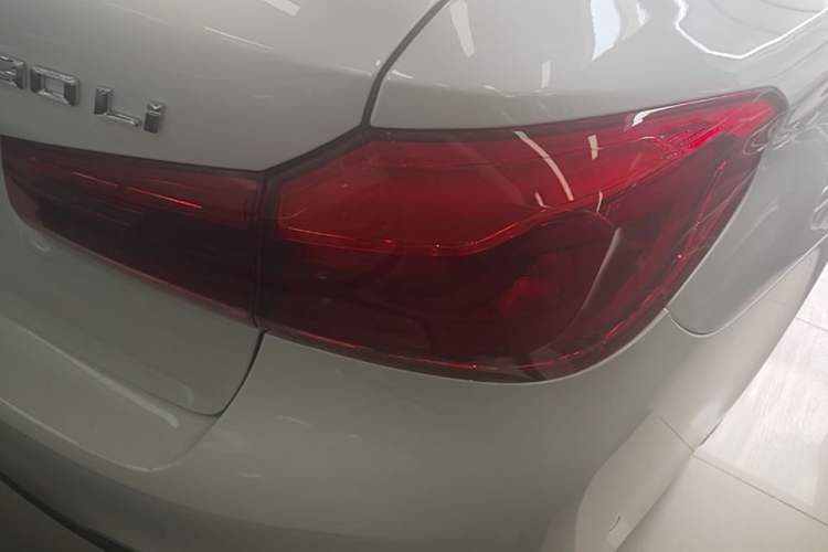 Used BMW 5 Series 2019 Facelifted 530Li Leading Edition M Sport Package Right Rear Taillight