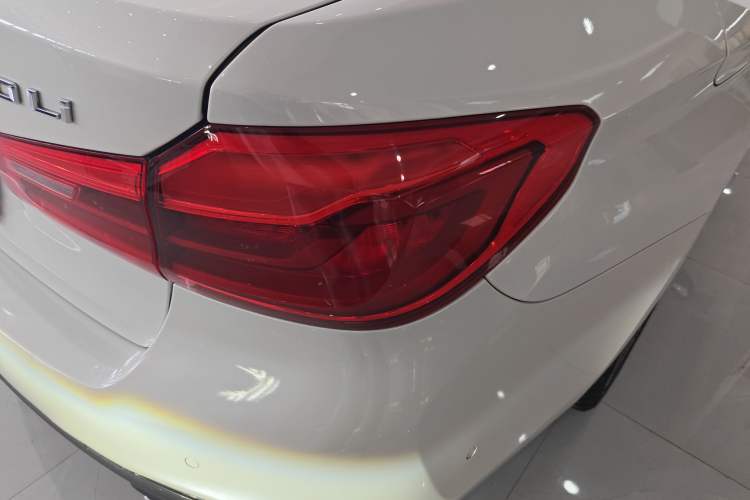 Used BMW 5 Series 2019 530Li Leading Model M Sport Package Right Rear Taillight