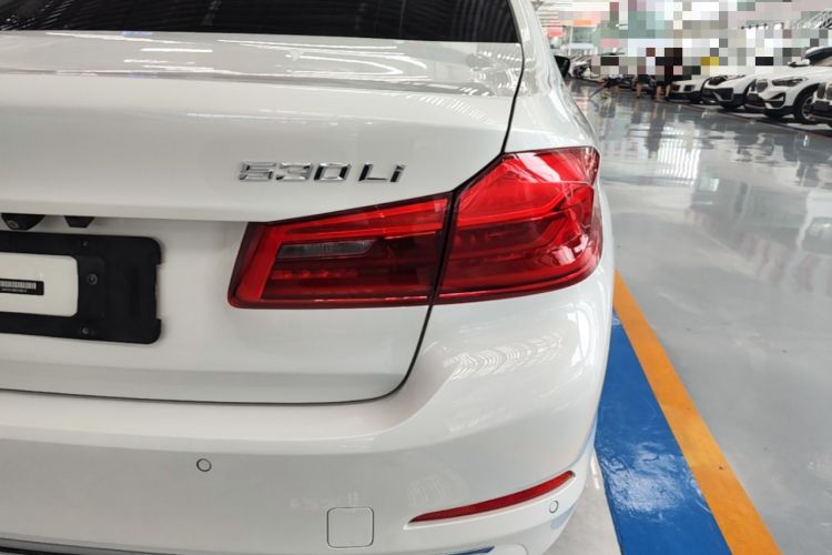 Used BMW 5 Series 2019 Facelifted 530Li Leading Edition Luxury Package Right Rear Taillight