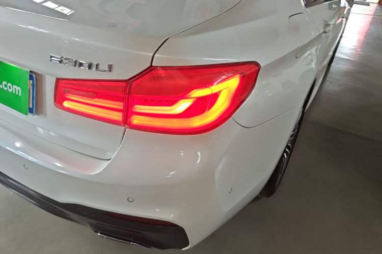 Used BMW 5 Series 2019 530Li Luxury Edition M Sport Package Right Rear Taillight