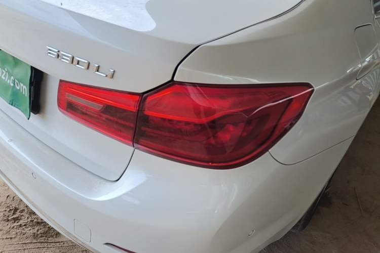 Used BMW 5 Series 2019 Facelifted 530Li Luxury Edition Premium Package Right Rear Taillight