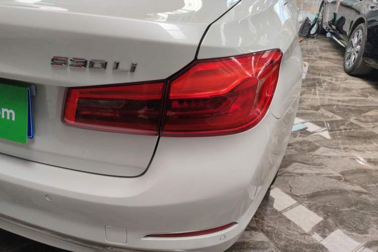 Used BMW 5 Series 2019 Facelifted 530Li Leading Edition Luxury Package Right Rear Taillight