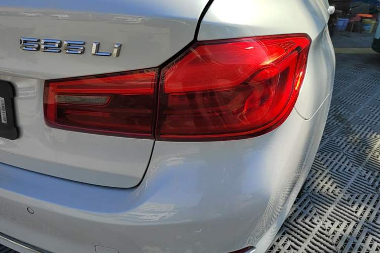 Used BMW 5 Series 2019 525Li Luxury Package Right Rear Taillight