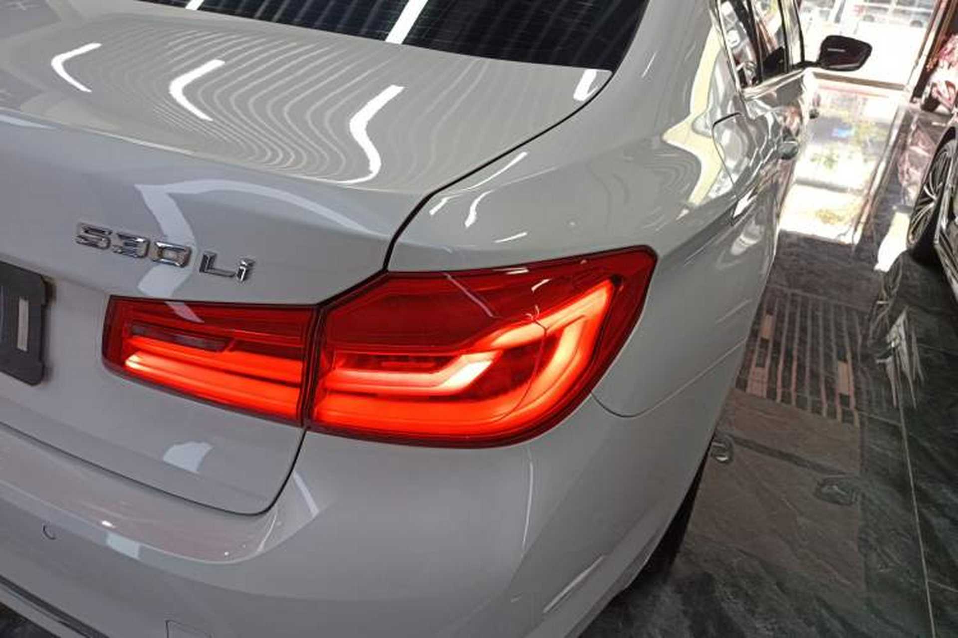 Used BMW 5 Series 2019 530Li Leading Model Luxury Package Right Rear Taillight