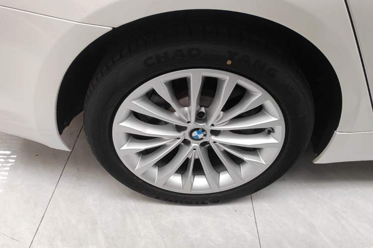 Used BMW 5 Series 2019 Facelifted 525Li Luxury Package Right Rear Wheel Hub