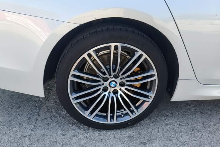 Used BMW 5 Series 2019 Restyled 525Li M Sport Package Right Rear Wheel Hub