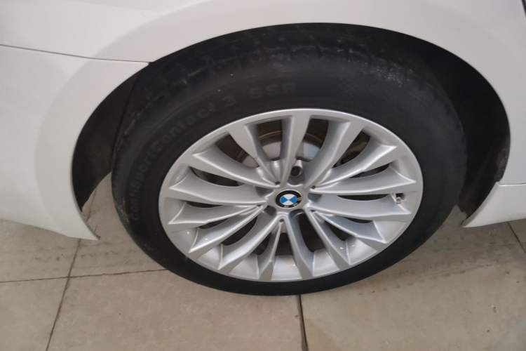 Used BMW 5 Series 2019 530Li Leading Model Luxury Package Right Rear Wheel Hub