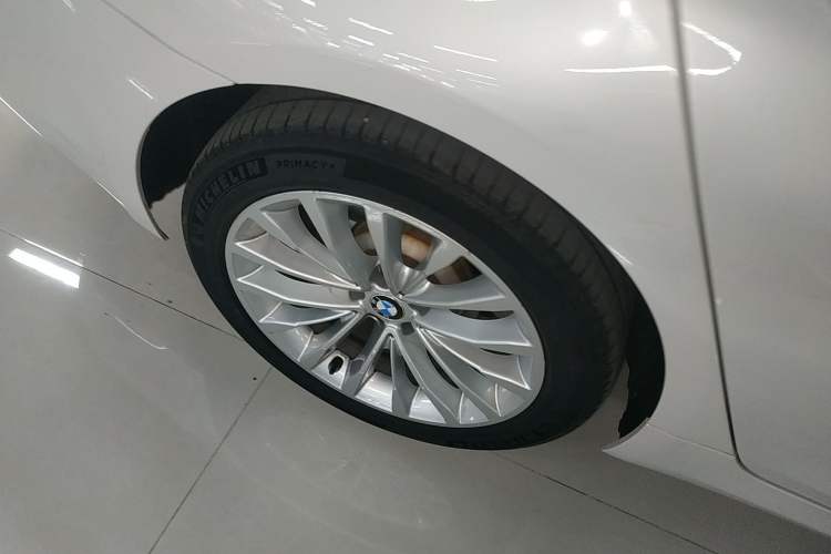 Used BMW 5 Series 2019 530Li xDrive Luxury Package Right Rear Wheel Hub