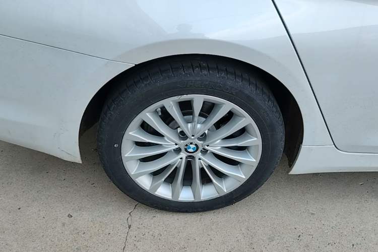 Used BMW 5 Series 2019 Facelifted 525Li Luxury Package Right Rear Wheel Hub