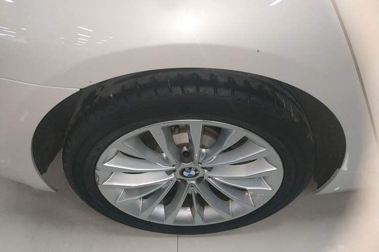 Used BMW 5 Series 2019 525Li Luxury Package Right Rear Wheel Hub