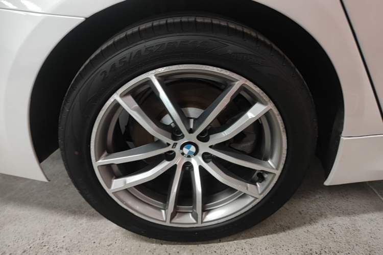 Used BMW 5 Series 2019 525Li M Sport Package Right Rear Wheel Hub