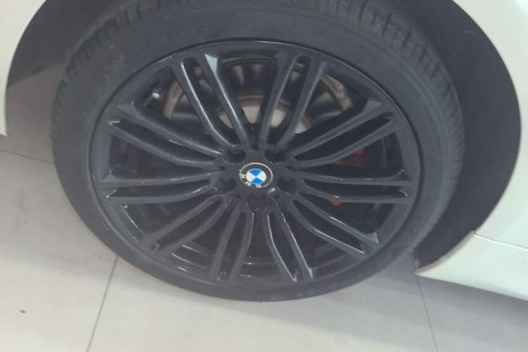 Used BMW 5 Series 2019 530Li Leading Model M Sport Package Right Rear Wheel Hub