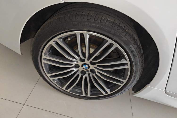 Used BMW 5 Series 2019 530Li Leading Model M Sport Package Right Rear Wheel Hub