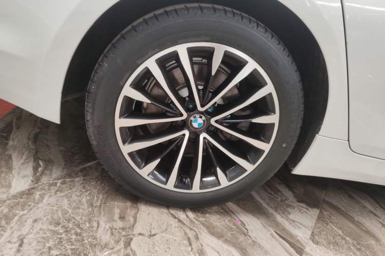 Used BMW 5 Series 2019 Facelifted 530Li Leading Edition Luxury Package Right Rear Wheel Hub