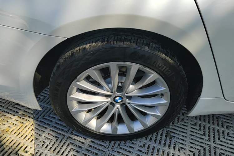 Used BMW 5 Series 2019 525Li Luxury Package Right Rear Wheel Hub