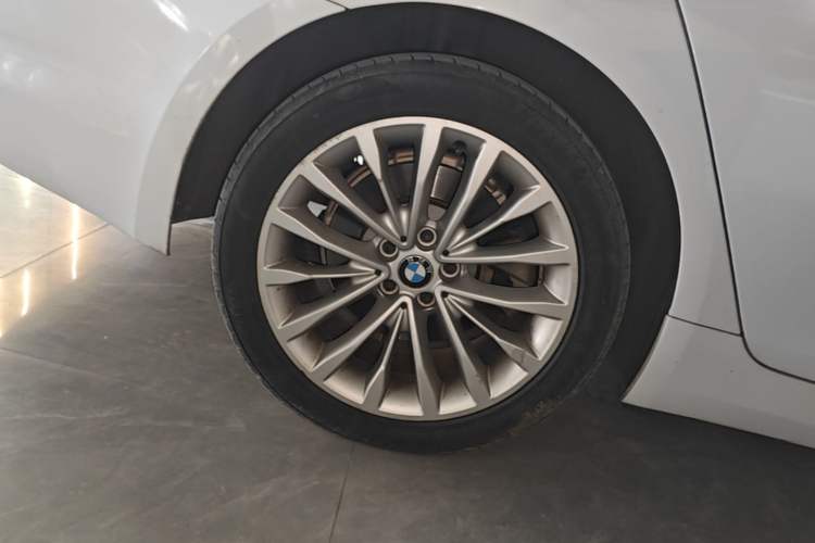 Used BMW 5 Series 2019 525Li Luxury Package Right Rear Wheel Hub