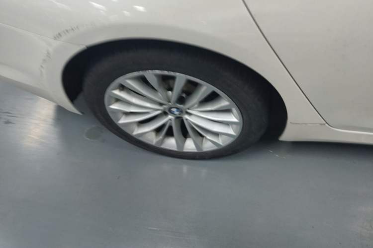 Used BMW 5 Series 2019 525Li Luxury Package Right Rear Wheel Hub