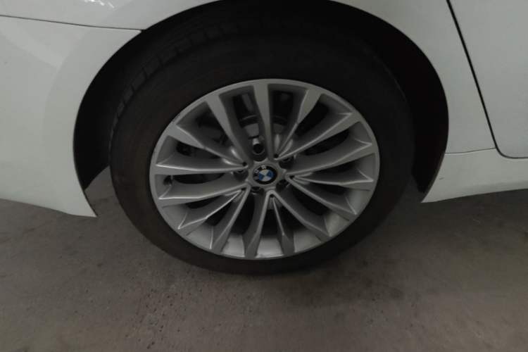 Used BMW 5 Series 2019 525Li Luxury Package Right Rear Wheel Hub