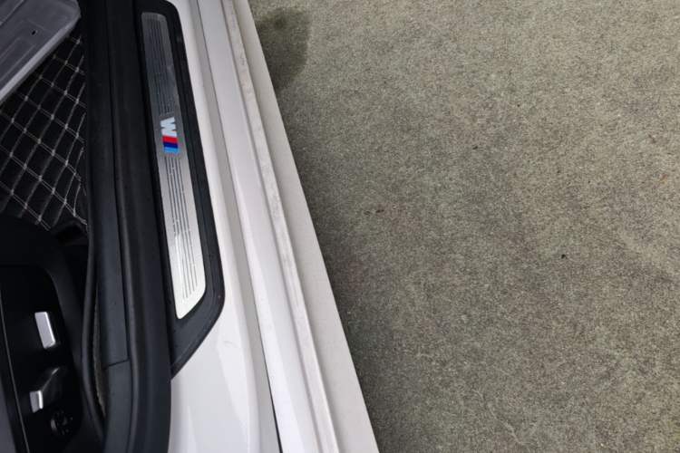Used BMW 5 Series 2019 525Li M Sport Package Right Side Sill