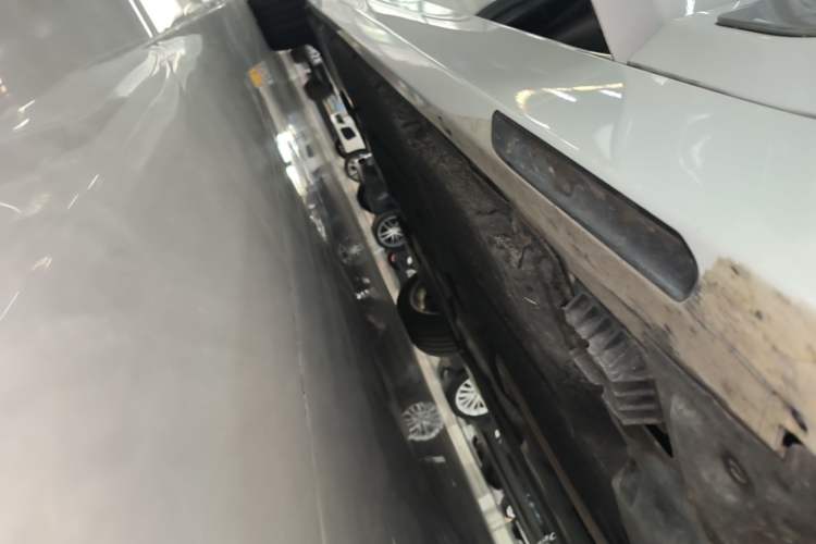 Used BMW 5 Series 2019 525Li Luxury Package Right Side Sill