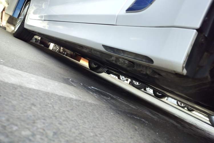 Used BMW 5 Series 2019 530Li xDrive Luxury Package Right Side Sill