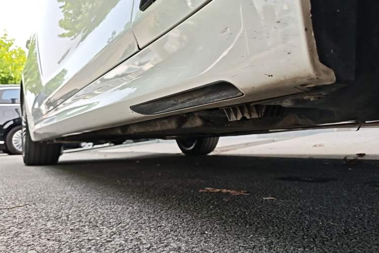 Used BMW 5 Series 2019 530Li Leading Model M Sport Package Right Side Sill