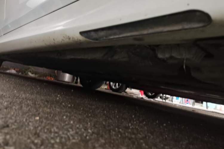 Used BMW 5 Series 2019 Restyled 525Li M Sport Package Right Side Sill