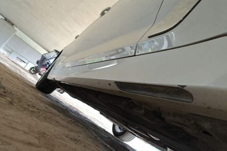 Used BMW 5 Series 2019 Facelifted 530Li Luxury Edition Premium Package Right Side Sill