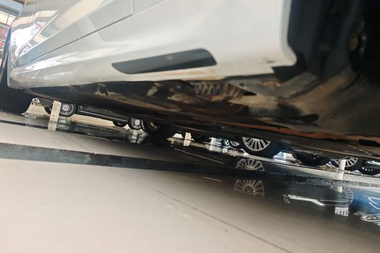 Used BMW 5 Series 2019 525Li M Sport Package Right Side Sill