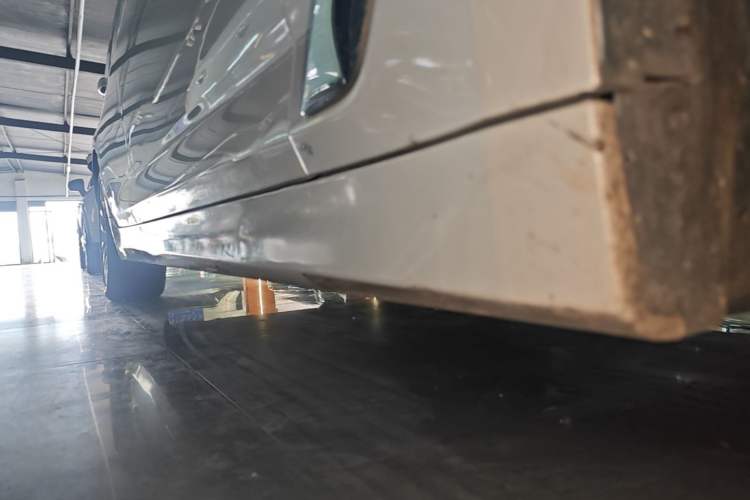 Used BMW 5 Series 2019 525Li Luxury Package Right Side Sill