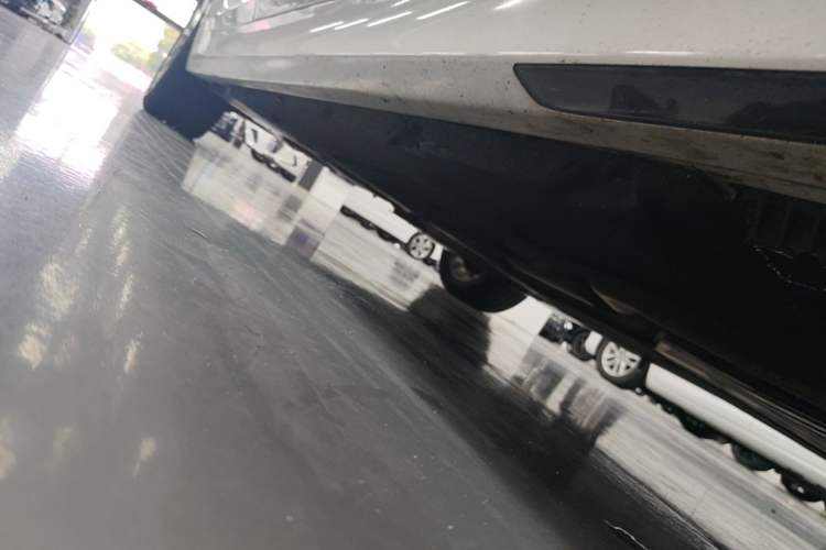 Used BMW 5 Series 2019 525Li Luxury Package Right Side Sill