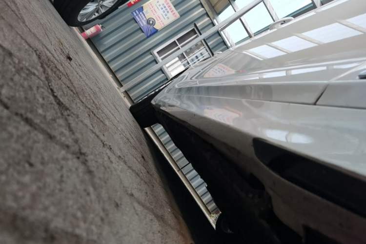 Used BMW 5 Series 2019 525Li Luxury Package Right Side Sill