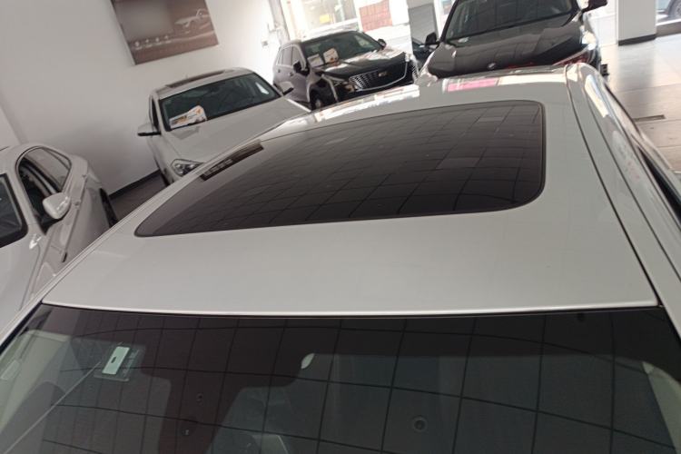 Used BMW 5 Series 2019 525Li Luxury Package Roof