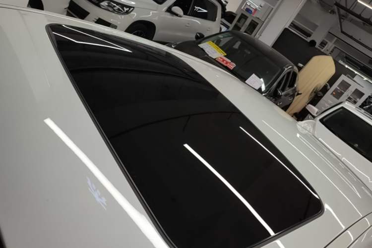 Used BMW 5 Series 2019 525Li M Sport Package Roof