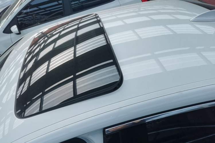 Used BMW 5 Series 2019 525Li Luxury Package Roof