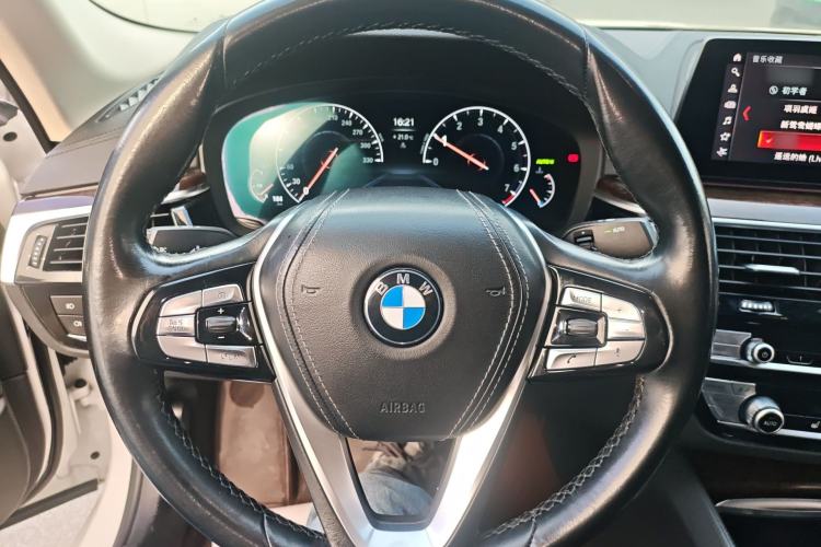 Used BMW 5 Series 2019 525Li Luxury Package Steering Wheel
