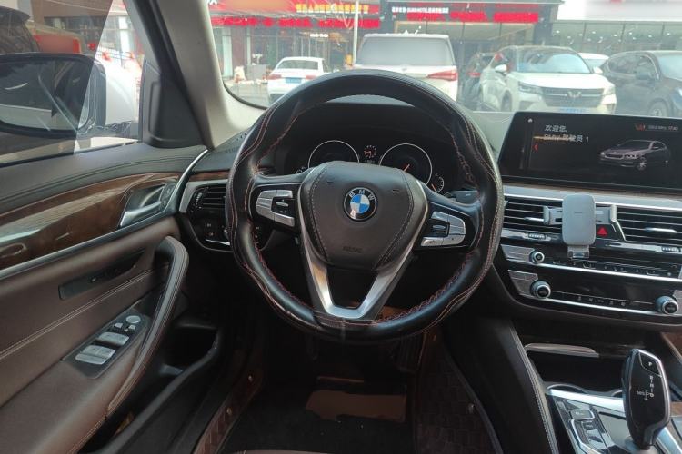 Used BMW 5 Series 2019 525Li Luxury Package Steering Wheel