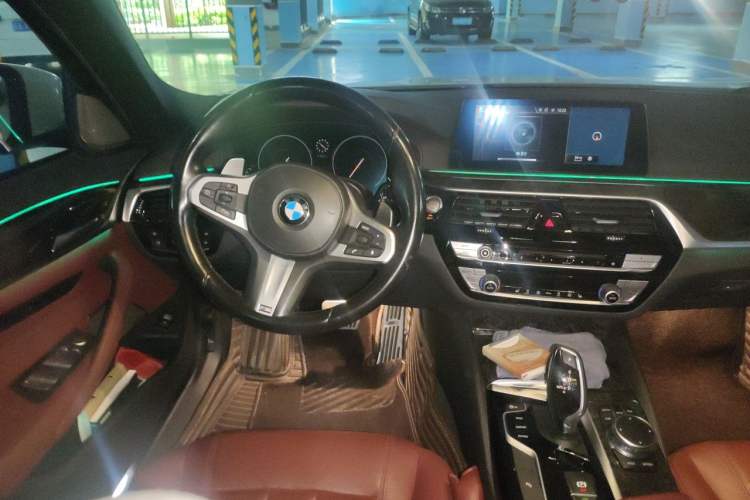 Used BMW 5 Series 2019 530Li Leading Model M Sport Package Steering Wheel