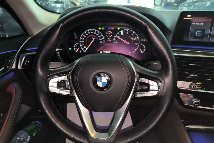 Used BMW 5 Series 2019 525Li Luxury Package Steering Wheel