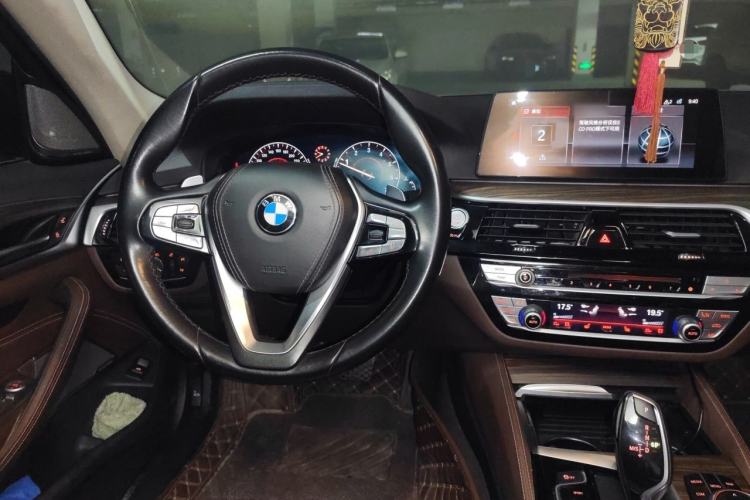Used BMW 5 Series 2019 530Li Luxury Edition Premium Package Steering Wheel